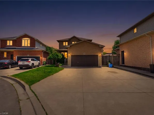 40 Lanza Ct, Hamilton, ON L8T 5A8
