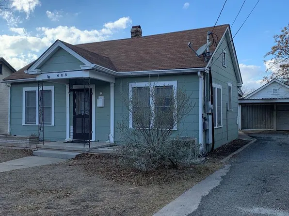608 Robinson Ave, Kerrville, TX 78028