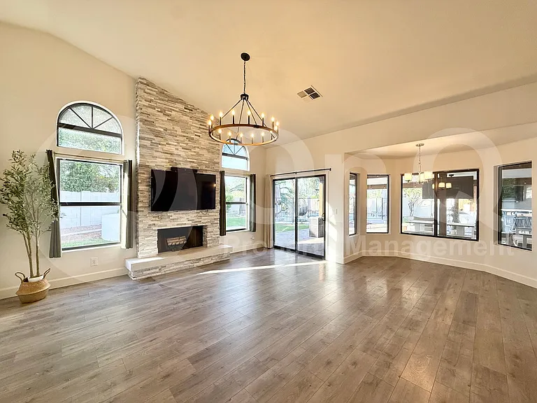 401 S Tiago Dr — Photo 8