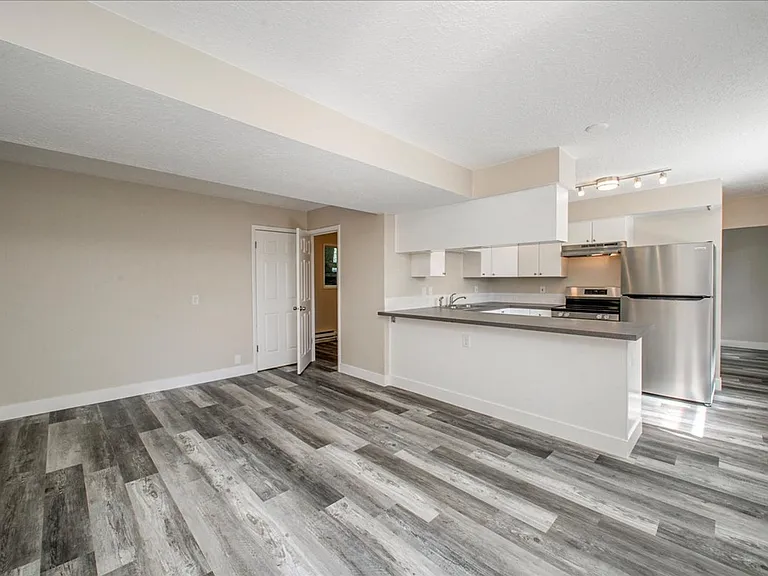 3316 W Cherry Ln — Photo 3