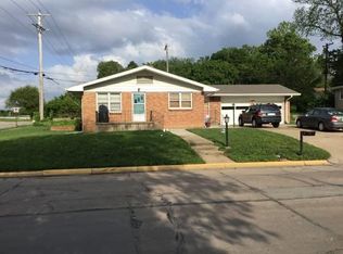 1401 Jarvis Dr, Manhattan, KS 66502