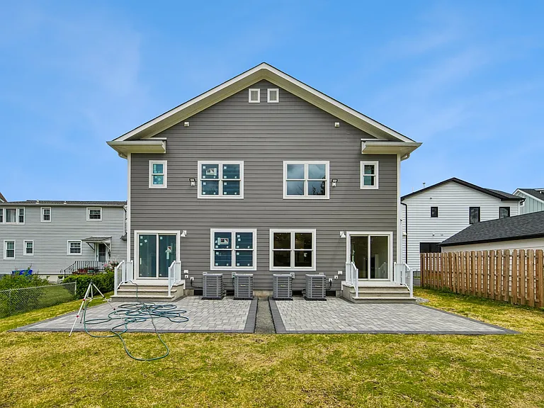 22 Willow St #A — Photo 32