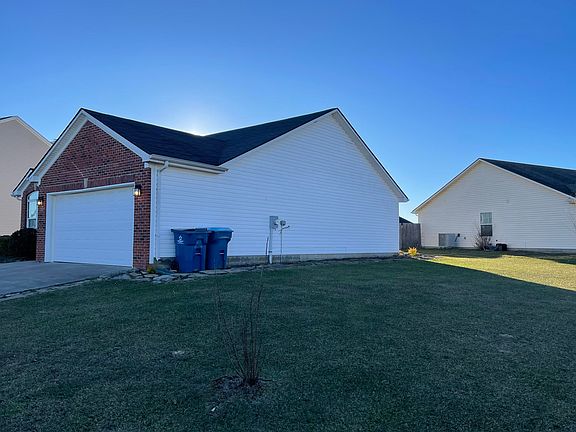 3rd image of 3002 Briar Creek Dr