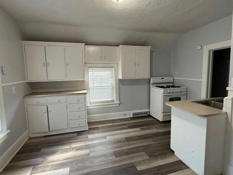 2112 Miami St #2