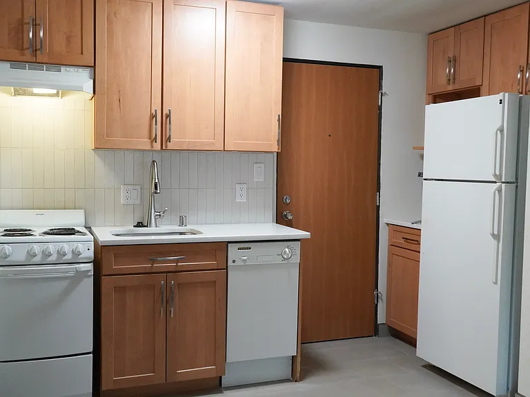 22 N Hancock St #105 — Photo 2