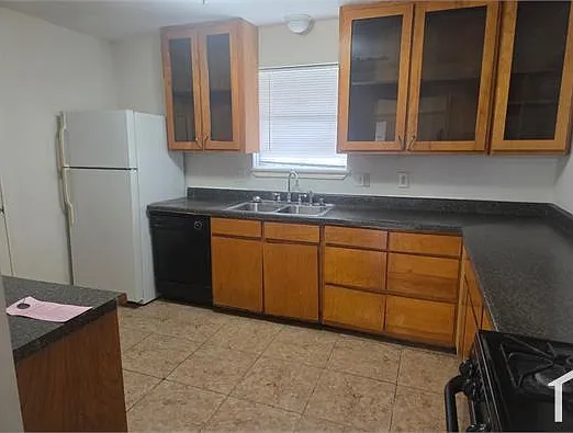 8762 Mickleton Dr — Photo 3