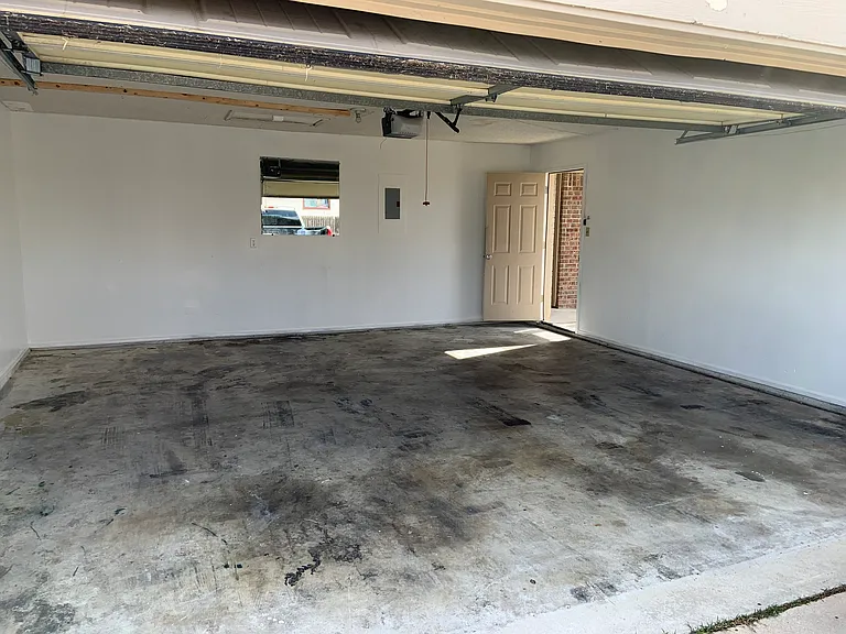 2410 Grasslands Dr — Photo 24
