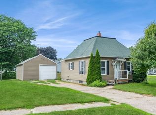 104 5th Ave, Sully, IA 50251