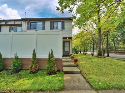 15 Lombard Ct, Staten Island, NY, 10312
