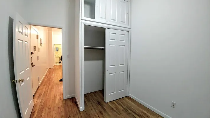 Rented by Keller Williams NYC | media 20