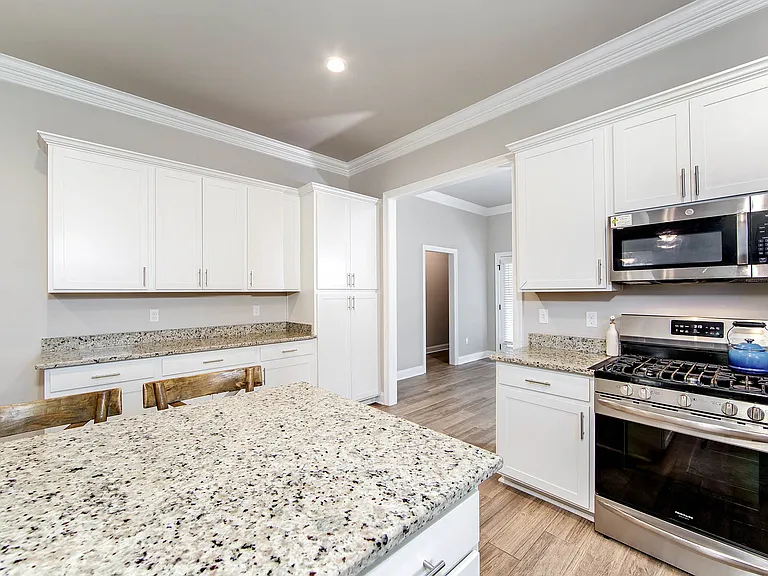 110 Devon Ct — Photo 4