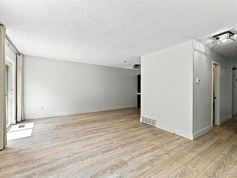 1910 Centaur Cir — Photo 10