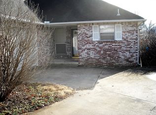 1019 W 17th St, Claremore, OK 74017