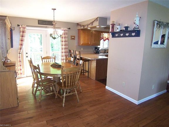 5th image of 31 Woodland Dr