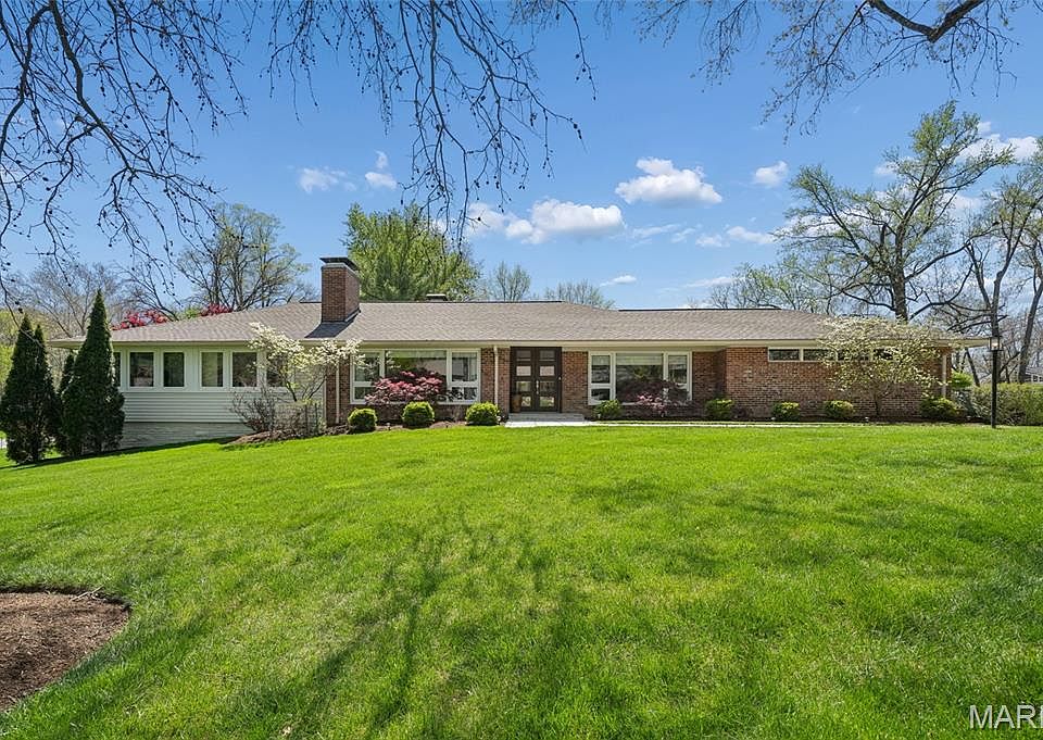 1st image of 20 Dogwood Ln