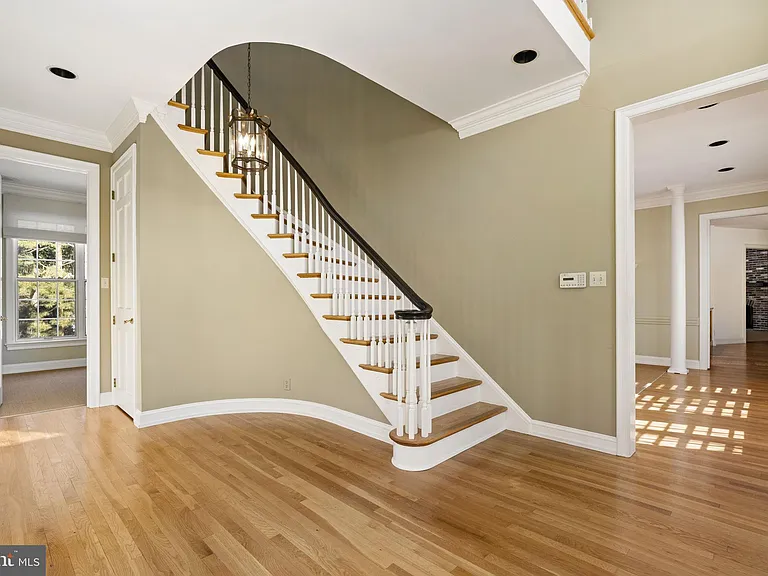 841 Mount Moro Rd — Photo 6