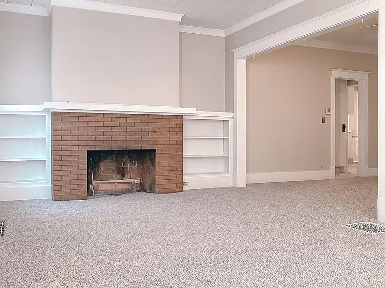 2436 Laurel Ave — Photo 6