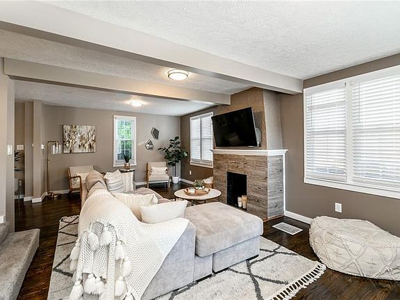 5th image of 19354 Malvern Ave