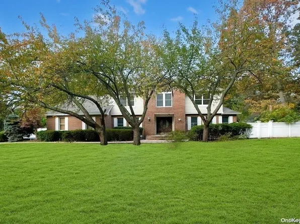 8 Sunwood Drive, Miller Place, NY 11764