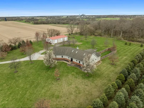 1798 County Road 75 N, Carlock, IL 61725