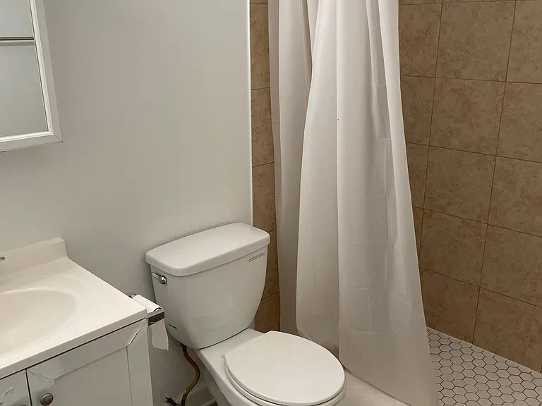 7318 Oakwood Ave #8 — Photo 3