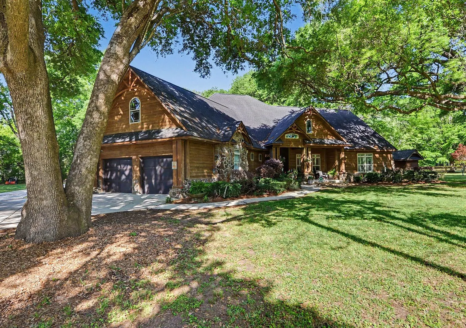 Custom built 2 bed 6 bath on 2.5 acres — Photo 3