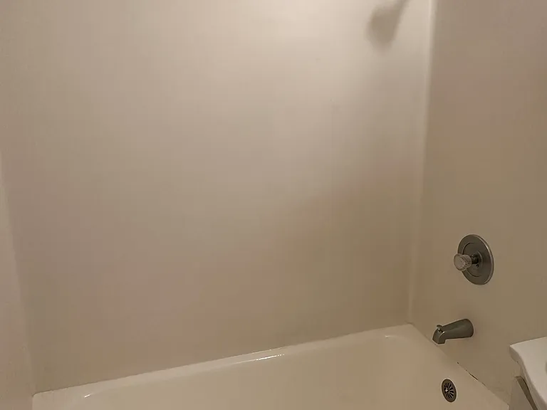 514 E Roy St #202 — Photo 16
