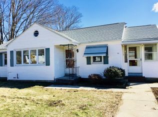 91 North St, Douglas, MA 01516
