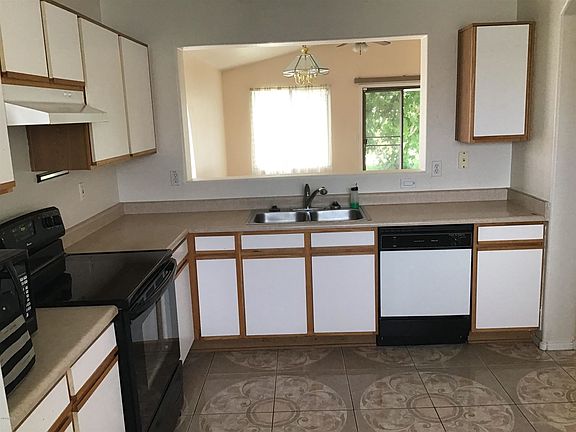 3rd image of 6993 W Gardenia Ave