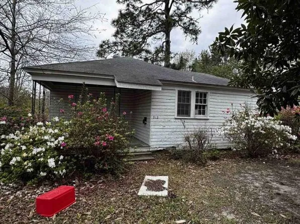 912 Dennis Ave, Leesville, LA 71446