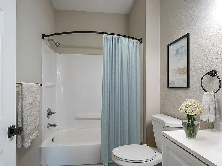 The Dutton Luxury Apartments — Photo 11