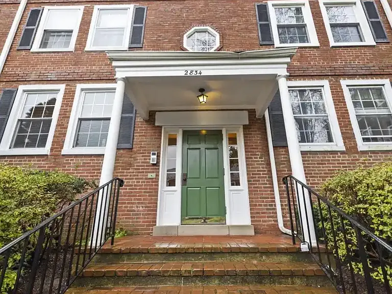 2834 S Abingdon St #C1 — Photo 1