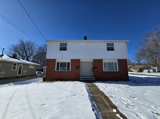 740 John St, Menasha, WI 54952