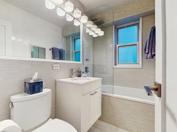 136 East 56th Street 16B image 9 of 10
