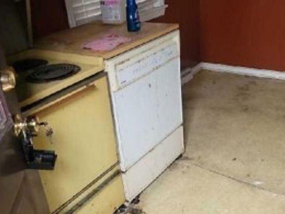 5th image of 14221 S Edbrooke Ave