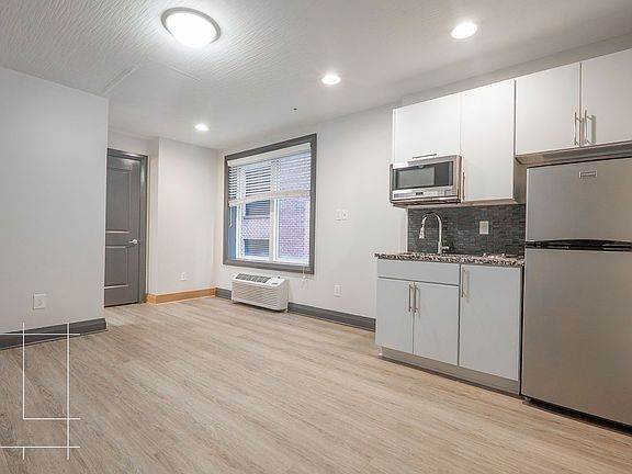 5th image of 40 W 3rd Ave APT 104