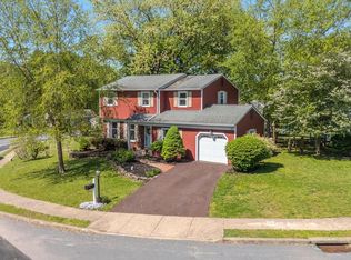 540 Pioneer Cir, Harleysville, PA 19438