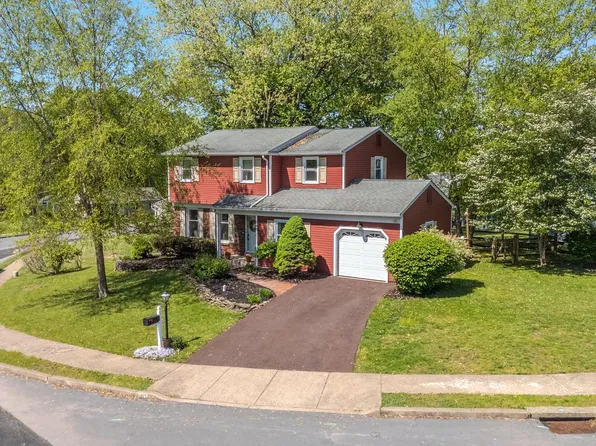 540 Pioneer Cir, Harleysville, PA 19438