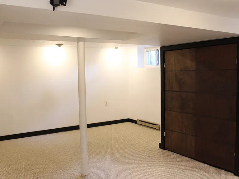 6107 Maylane Dr — Photo 70