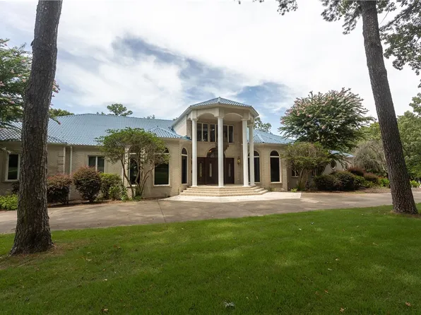 1686 Marina Rd, Russellville, AR 72802