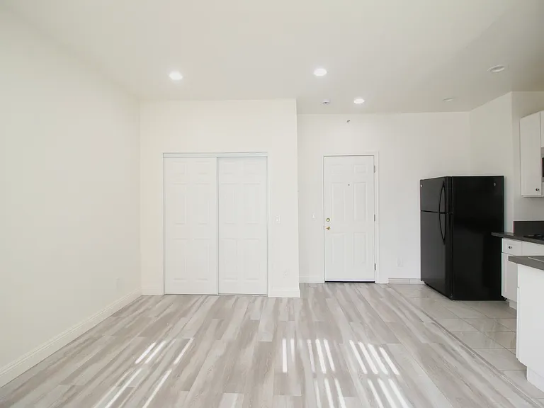 Westmoreland Apartments LLC — Photo 10