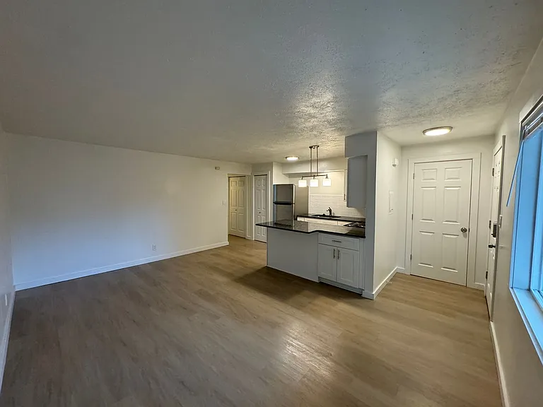 725 E Indiana Apartments near Gonzaga University! — Photo 11