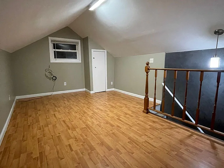 144 White St — Photo 15