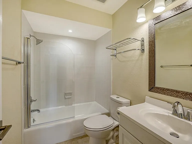 631 N Orange Ave #208 — Photo 18