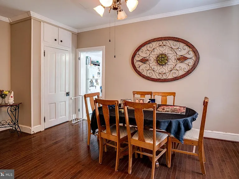 14 Elizabeth St #1 — Photo 7