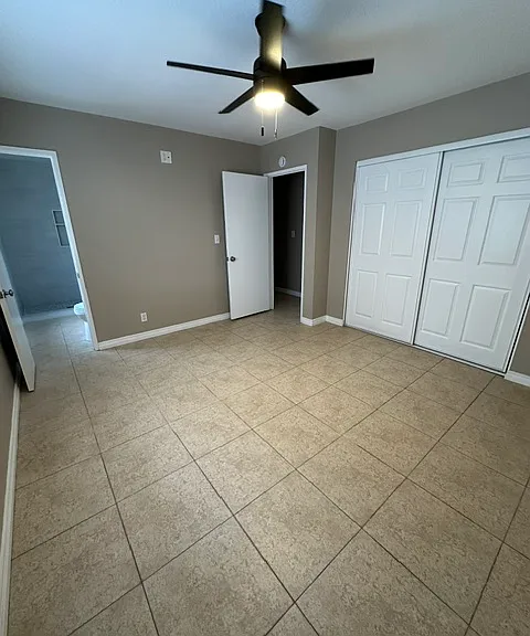 405 S Kroeger St #D — Photo 13