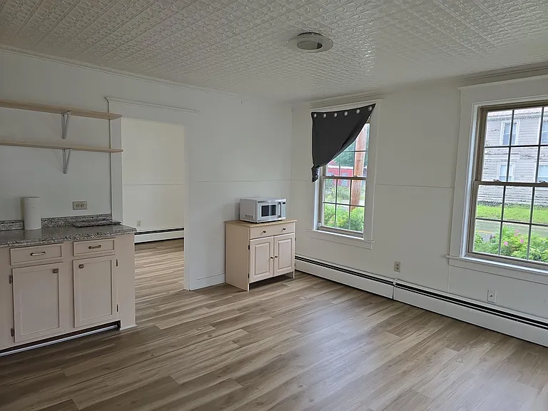 220 Main St #1 — Photo 7