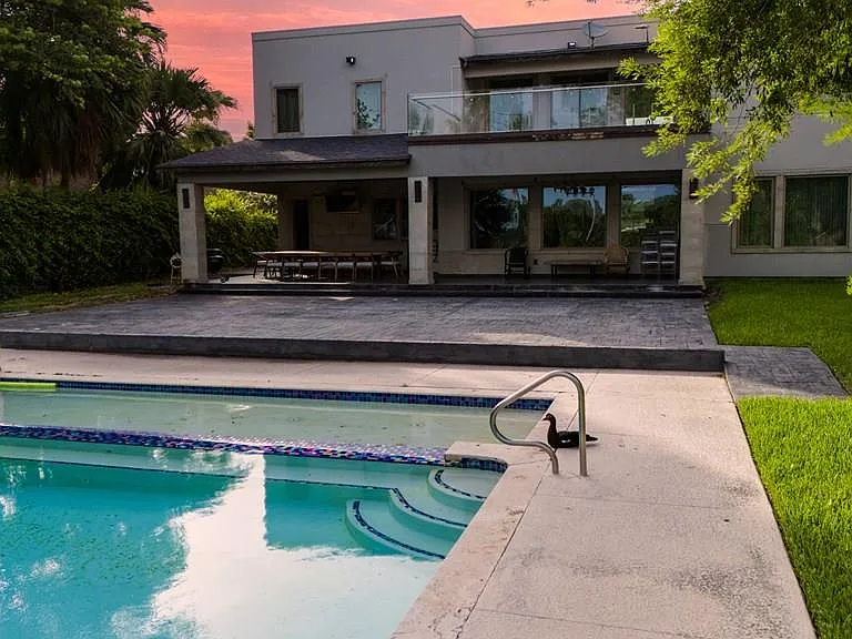 214 Calle Cenizo — Photo 37