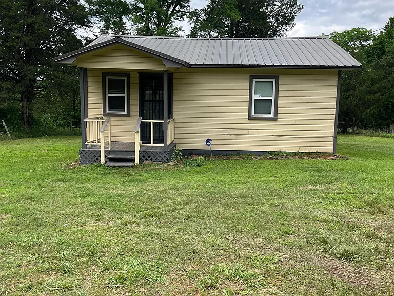 638 Highway 285 N — Photo 1