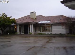 720 Signal Way, Coos Bay, OR 97420